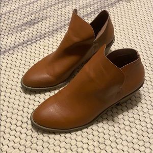 Universal thread sz 9 boots